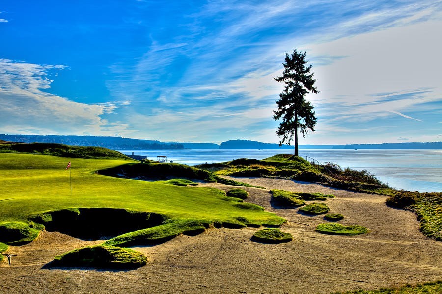 Picture of hole number one on Chambers Bay Golf Course