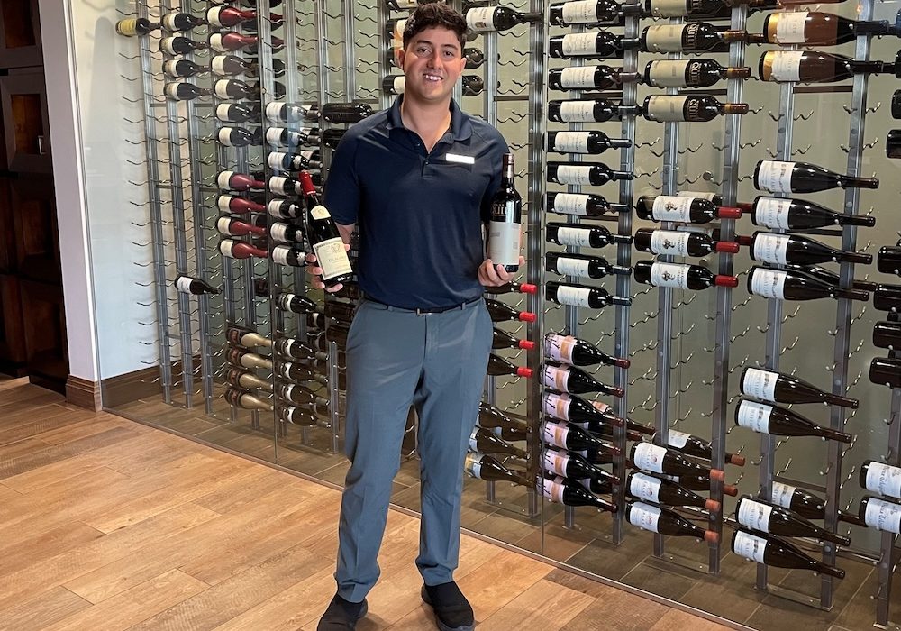 RioVerdeCountryClubsAndresOcampoEarnsSommelierCertificate