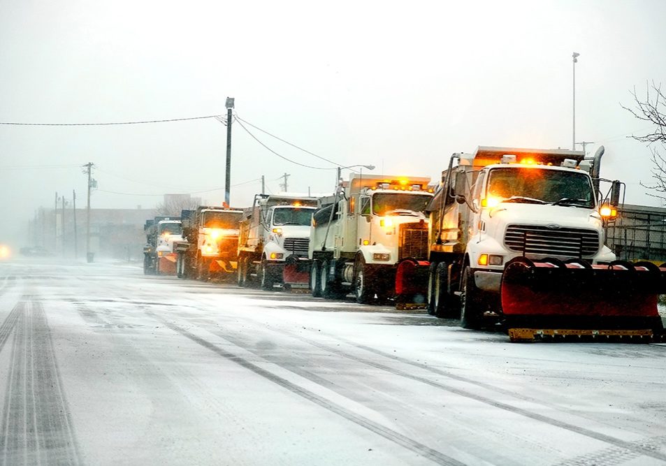 snow-plows-lined-up